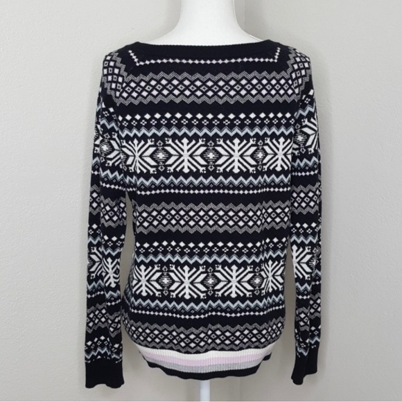 Tommy Hilfiger beautiful winter sweater with snowflakes- large - Picture 2 of 7